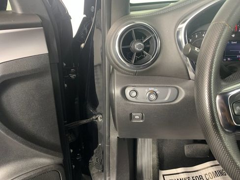 Used 2022 Chevrolet Blazer LT FWD image 16