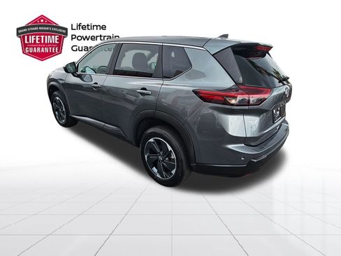 Used 2025 Nissan Rogue SV AWD/4WD image 3