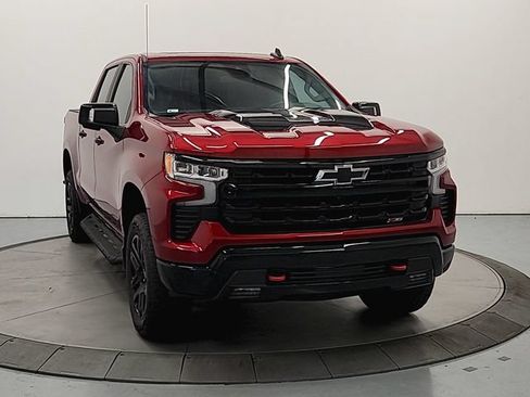Used 2025 Chevrolet Silverado 1500 LT Trail Boss w/ Convenience Package II AWD/4WD image 3