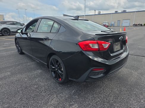 Used 2018 Chevrolet Cruze LT w/ Sun And Sound Package FWD image 5