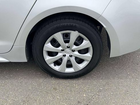 Used 2024 Toyota Corolla LE FWD image 11