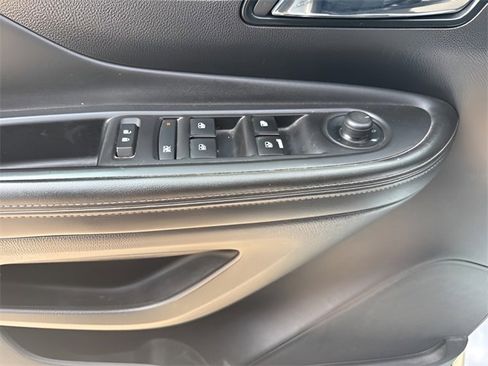 Used 2018 Buick Encore Preferred image 12