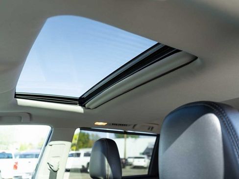 Used 2019 Toyota Highlander XLE image 13