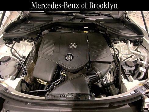 Used 2025 Mercedes-Benz GLC 300 4MATIC image 28
