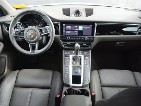 Certified 2021 Porsche Macan AWD/4WD image 12