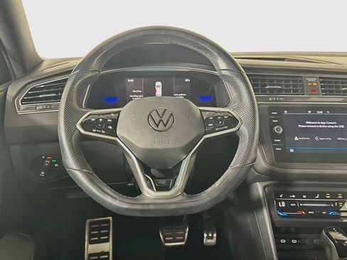 Used 2022 Volkswagen Tiguan SE R-Line FWD image 17