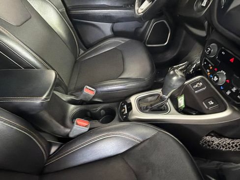 Used 2020 Jeep Compass Latitude FWD image 33