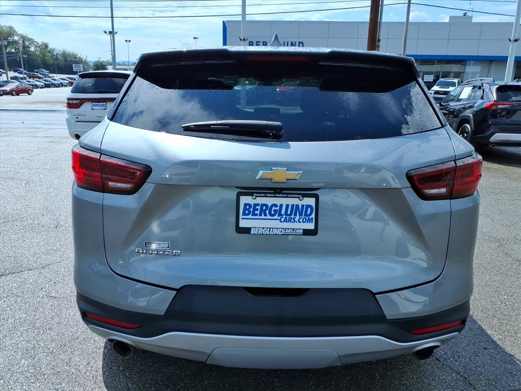 Certified 2025 Chevrolet Blazer LT FWD image 5