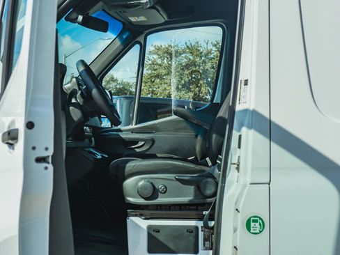 Used 2020 Mercedes-Benz Sprinter 2500 w/ Driver Convenience Package image 30