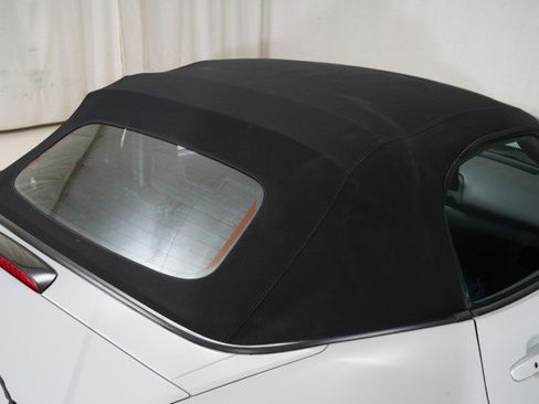 Used 2019 MAZDA MX-5 Miata Sport image 18