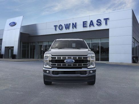 New 2026 Ford F250 XLT w/ FX4 Off-Road Package image 6