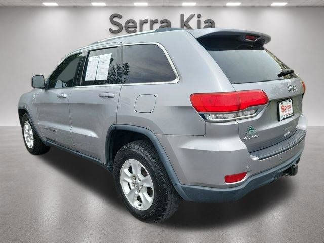Used 2017 Jeep Grand Cherokee Laredo w/ Quick Order Package 23E AWD/4WD image 3