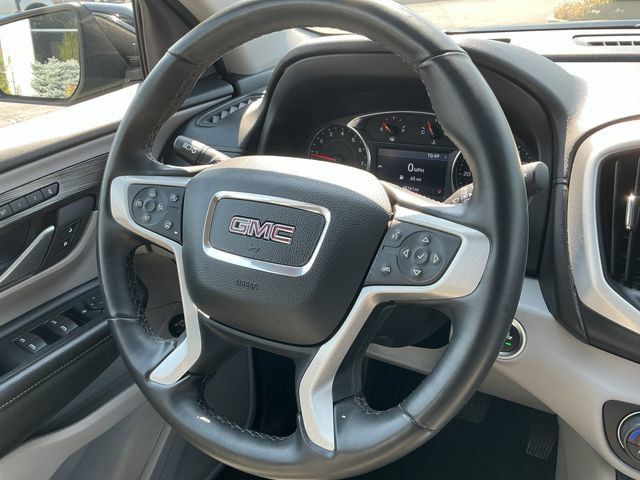 Used 2024 GMC Terrain SLT AWD/4WD image 18