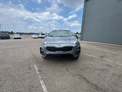 Used 2022 Kia Sportage LX AWD/4WD image 3