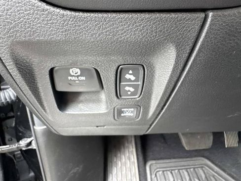 Used 2025 RAM 1500 Limited AWD/4WD image 16