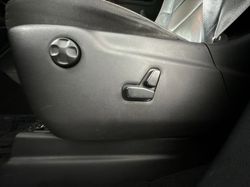 Used 2019 Jeep Grand Cherokee Limited AWD/4WD image 14