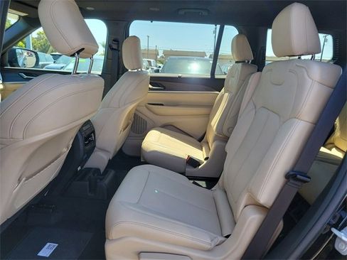 New 2025 Jeep Grand Cherokee L Limited w/ Luxury Tech Group II image 12