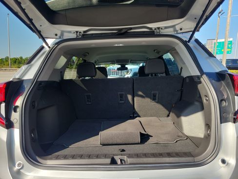 Used 2022 GMC Terrain SLE image 15