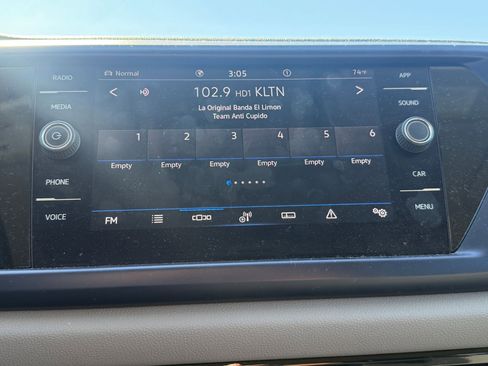 Used 2022 Volkswagen Taos SE image 24