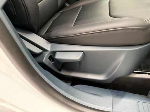 New 2025 Ford Maverick Lariat w/ Black Appearance Package image 18