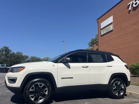Used 2018 Jeep Compass Trailhawk AWD/4WD image 2