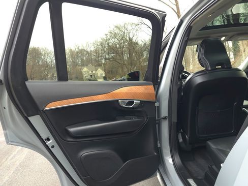 Used 2024 Volvo XC90 T8 Plus image 30