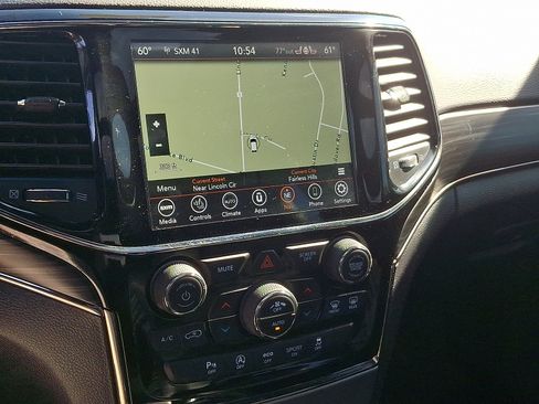 Used 2019 Jeep Grand Cherokee Limited X image 23