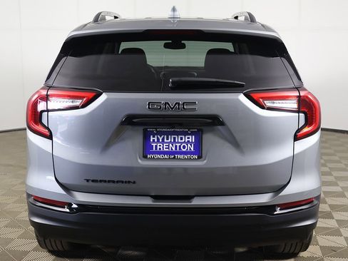 Used 2023 GMC Terrain SLE w/ Driver Convenience Package FWD image 11
