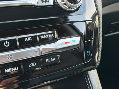 Used 2024 Ford Explorer Limited image 26