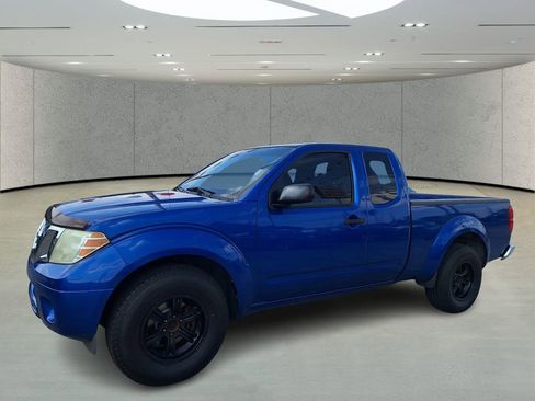 Used 2014 Nissan Frontier SV image 1