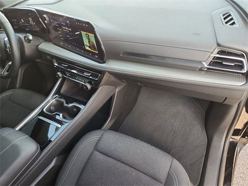 Used 2024 Chevrolet Traverse LS image 28