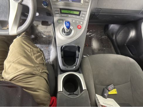 Used 2014 Toyota Prius Three image 27