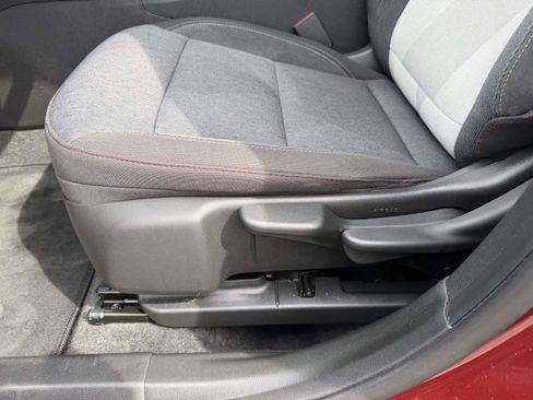 Certified 2024 Chevrolet Trax RS w/ Sunroof Package FWD image 15