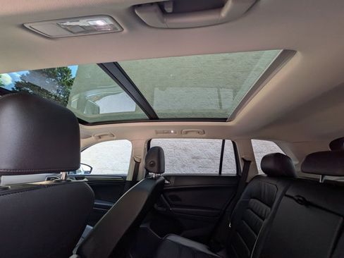 Used 2018 Volkswagen Tiguan SEL Premium AWD/4WD image 19