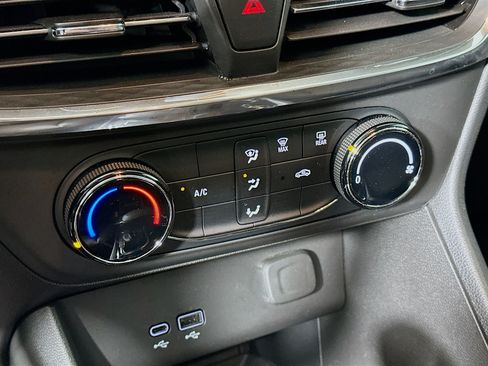 Used 2025 Buick Encore GX Preferred FWD image 23