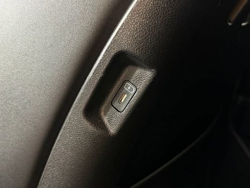 Used 2025 Hyundai Santa Fe SEL FWD image 35
