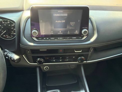 Used 2021 Nissan Rogue S AWD/4WD image 25