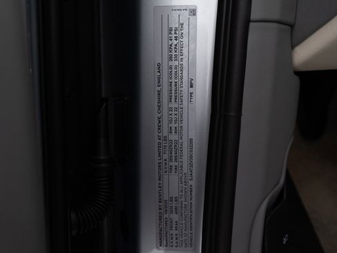 New 2025 Bentley Bentayga V8 image 50