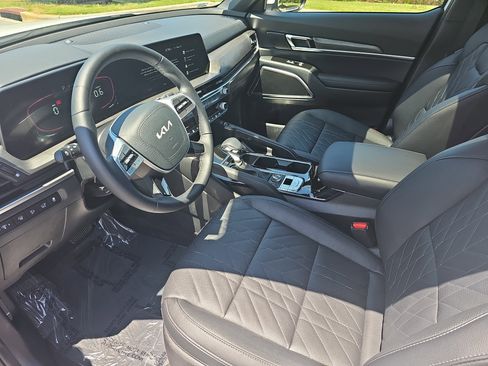 Used 2025 Kia Telluride EX X-Line AWD/4WD image 17