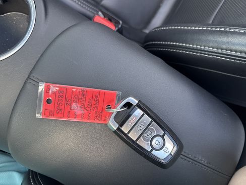 Used 2025 Ford Mustang Premium RWD image 30