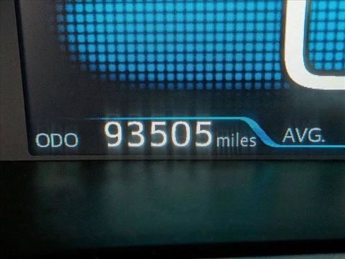 Used 2019 Toyota Prius L Eco image 7