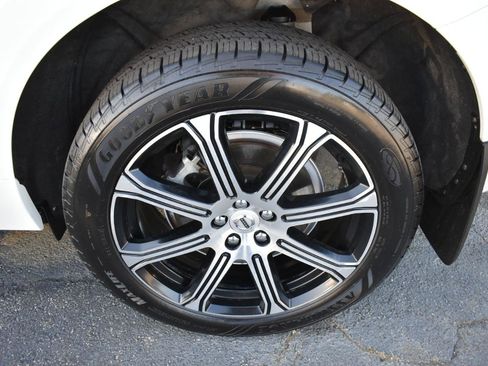 Used 2019 Volvo XC60 T8 Inscription w/ Advanced Package image 33