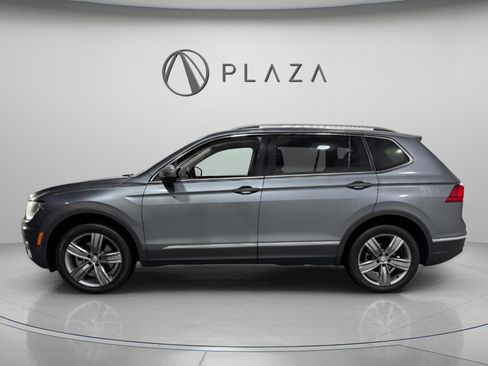 Used 2021 Volkswagen Tiguan SE image 3