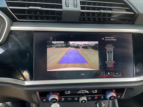 Used 2020 Audi Q3 2.0T Premium w/ Convenience Package image 24