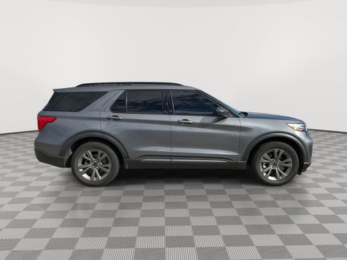 Used 2021 Ford Explorer XLT w/ Equipment Group 202A image 6