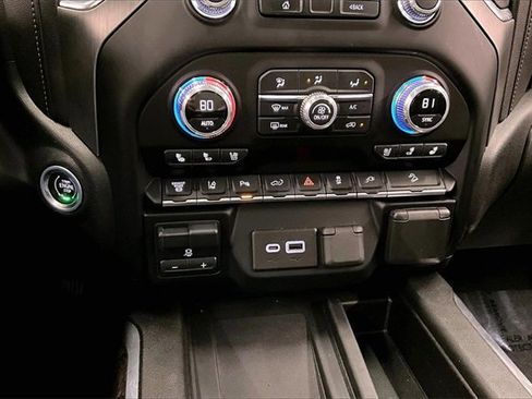 Used 2022 GMC Sierra 3500 Denali w/ Denali Ultimate Package image 27