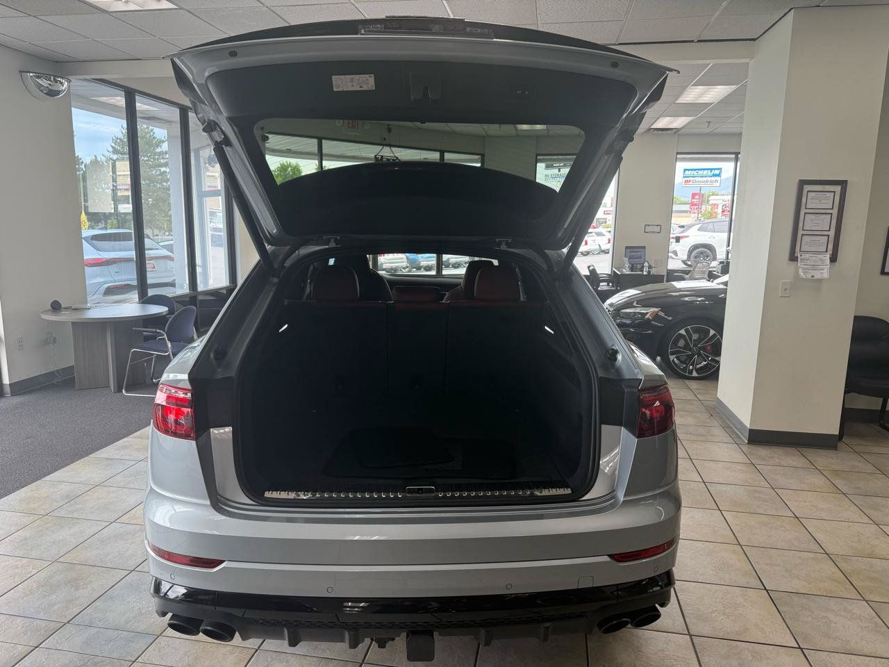 Used 2024 Audi SQ8 Prestige w/ Prestige Package AWD/4WD image 23