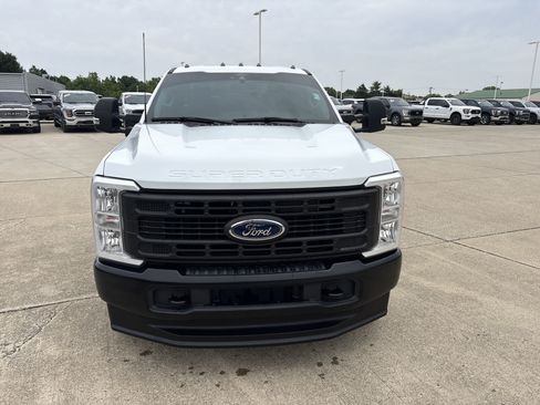 Used 2024 Ford F350 XL w/ Camper Package AWD/4WD image 2