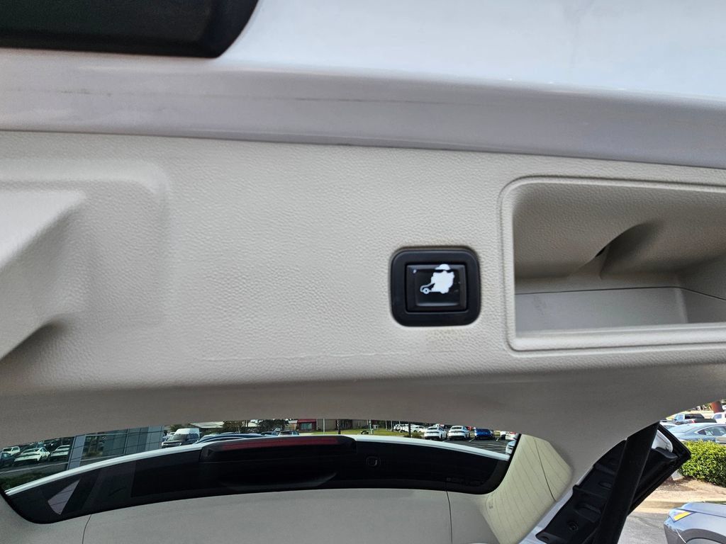 Used 2020 GMC Terrain Denali w/ Denali Premium Package FWD image 11