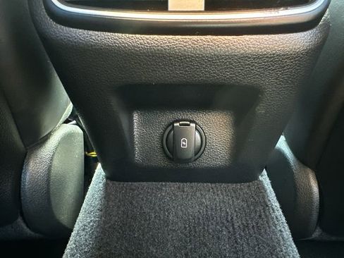 Used 2023 Genesis G70 3.3T w/ Sport Prestige Package image 18